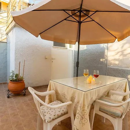 Sunset Retreat With Panoramic Sea Views *