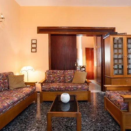 Sunset Retreat With Panoramic Sea Views 아파트