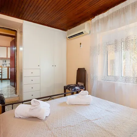 Sunset Retreat With Panoramic Sea Views
